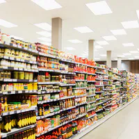 LED-Panels im Supermarkt (AdobeStock/Dan Dalton/KOTO)