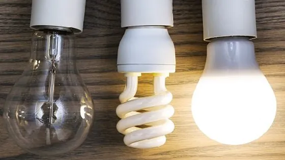 Drei verschiedene Gl&uuml;hbirnen